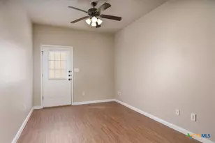165 S Guadalupe St, San Marcos, TX 78666 - Photo 4