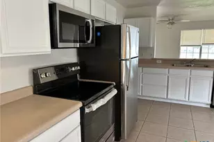 3039 Pine Valley Dr, New Braunfels, TX 78130 - Photo 8