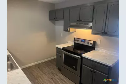 212 Versailles Street, Victoria, TX 77904 - Photo 2