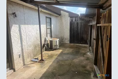 212 Versailles Street, Victoria, TX 77904 - Photo 10