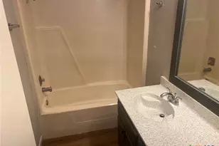 212 Versailles St, Victoria, TX 77904 - Photo 8