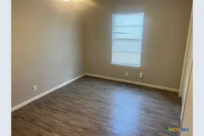 212 Versailles Street, Victoria, TX 77904 - Photo 6