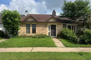 213 Chantilly St, Victoria, TX 77904 - Photo 1