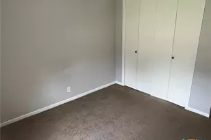 213 Chantilly St, Victoria, TX 77904 - Photo 8