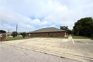 801 and 803 S Live Oak St, Lampasas, TX 76550 - Photo 4