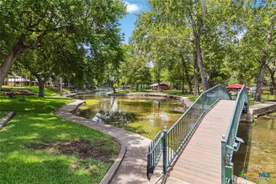 425 W Edgewater Terrace, New Braunfels, TX 78130 - Photo 38