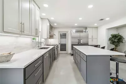 425 W Edgewater Terrace, New Braunfels, TX 78130 - Photo 6