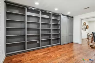 425 W Edgewater Terrace, New Braunfels, TX 78130 - Photo 16