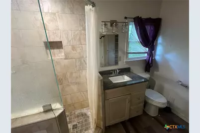1505 E Park Avenue, Victoria, TX 77901 - Photo 8