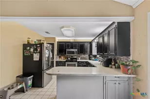 203 Yorkshire Ln, Victoria, TX 77904 - Photo 8