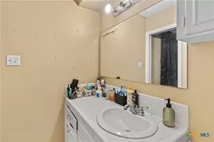 203 Yorkshire Ln, Victoria, TX 77904 - Photo 12