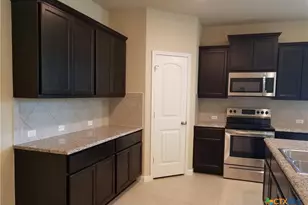 2037 Flintshire Dr, New Braunfels, TX 78130 - Photo 4