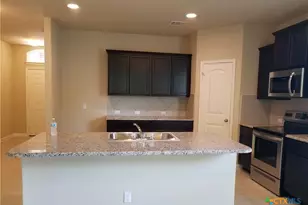 2037 Flintshire Dr, New Braunfels, TX 78130 - Photo 6