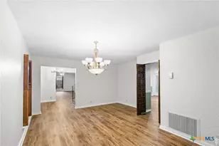 213 Tracy Ln, Victoria, TX 77904 - Photo 12