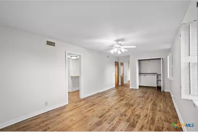 213 Tracy Lane, Victoria, TX 77904 - Photo 18