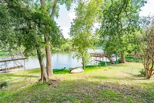 1229 Lone Star Dr, New Braunfels, TX 78130 - Photo 2