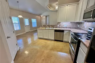 362 E Faust St, New Braunfels, TX 78130 - Photo 6