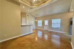 362 E Faust St, New Braunfels, TX 78130 - Photo 4