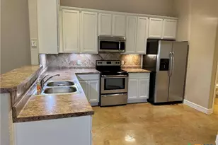 362 E Faust St, New Braunfels, TX 78130 - Photo 8