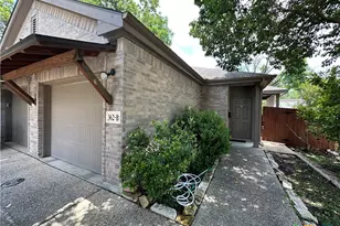 362 E Faust St, New Braunfels, TX 78130 - Photo 1