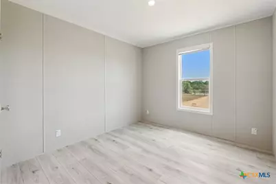 1287 County Road 402, Flatonia, TX 78941 - Photo 24