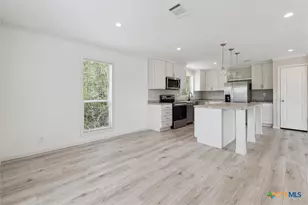 855 Roosevelt Rd, Luling, TX 78648 - Photo 10