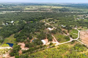 855 Roosevelt Rd, Luling, TX 78648 - Photo 44