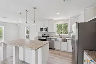 855 Roosevelt Rd, Luling, TX 78648 - Photo 16