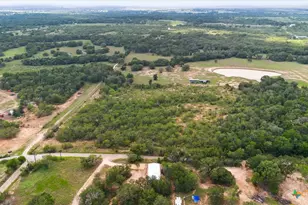 855 Roosevelt Rd, Luling, TX 78648 - Photo 46