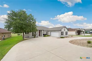 460 Shayla Ln, Canyon Lake, TX 78133 - Photo 2