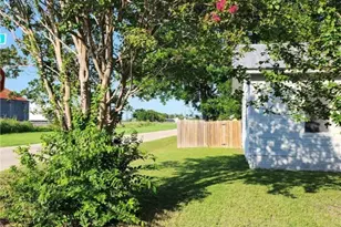 101 Alva St, Thrall, TX 76578 - Photo 12