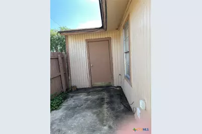 1051 Country Club Drive #27, Seguin, TX 78155 - Photo 10