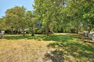 624 St Louis St, Gonzales, TX 78629 - Photo 36