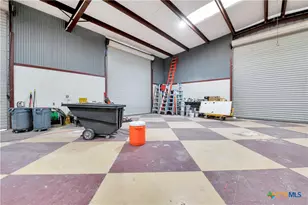 301 Fm 1660, Hutto, TX 78634 - Photo 38