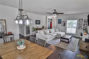 829 Manhattan, New Braunfels, TX 78130 - Photo 2