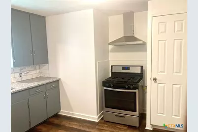 708 E Loma Vista Avenue, Victoria, TX 77901 - Photo 8