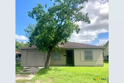 708 E Loma Vista Avenue, Victoria, TX 77901 - Photo 1