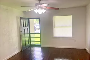 708 E Loma Vista Ave, Victoria, TX 77901 - Photo 2