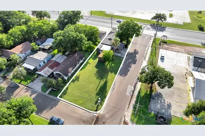 116 N Ben Wilson Street, Victoria, TX 77901 - Photo 2