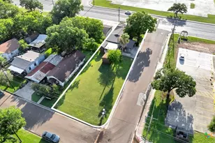 116 N Ben Wilson St, Victoria, TX 77901 - Photo 2