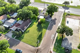 116 N Ben Wilson St, Victoria, TX 77901 - Photo 8