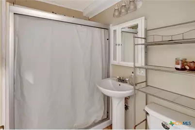 116 N Ben Wilson Street, Victoria, TX 77901 - Photo 24