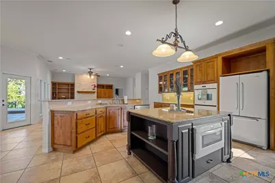 758 Mission Heights, New Braunfels, TX 78130 - Photo 12