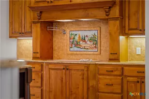 758 Mission Heights, New Braunfels, TX 78130 - Photo 14