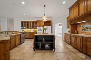 758 Mission Heights, New Braunfels, TX 78130 - Photo 10