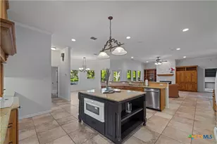 758 Mission Heights, New Braunfels, TX 78130 - Photo 16