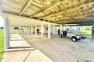 604 W Maple St, Port O'Connor, TX 77982 - Photo 8