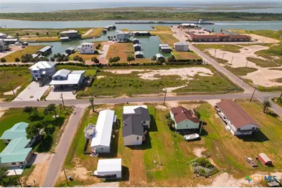 604 W Maple Street, Port O'Connor, TX 77982 - Photo 2
