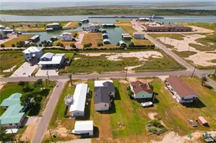 604 W Maple St, Port O'Connor, TX 77982 - Photo 2