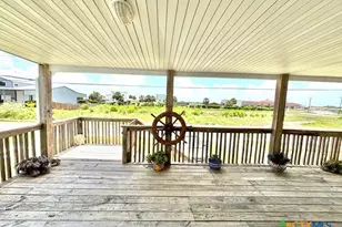 604 W Maple St, Port O'Connor, TX 77982 - Photo 28